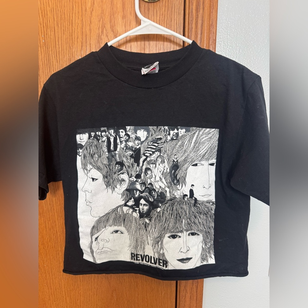 Size SMALL Beatles Revolver, short sleeve black Tee
